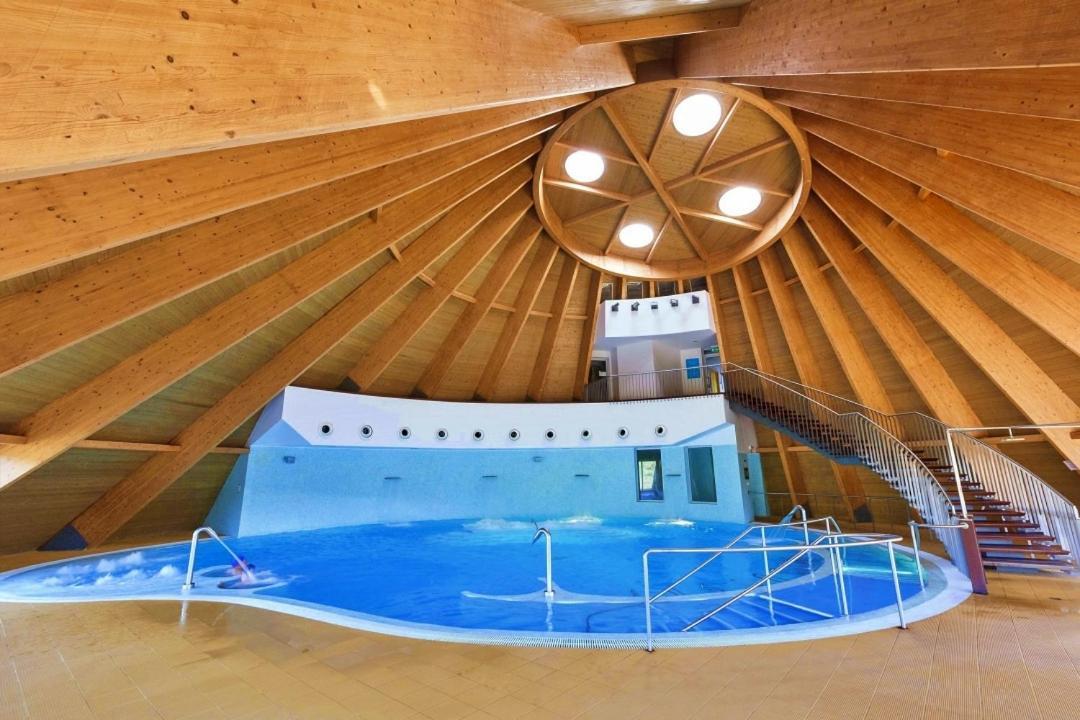Cantinho D'Aldeia - Jacuzzi Guarda Exterior foto
